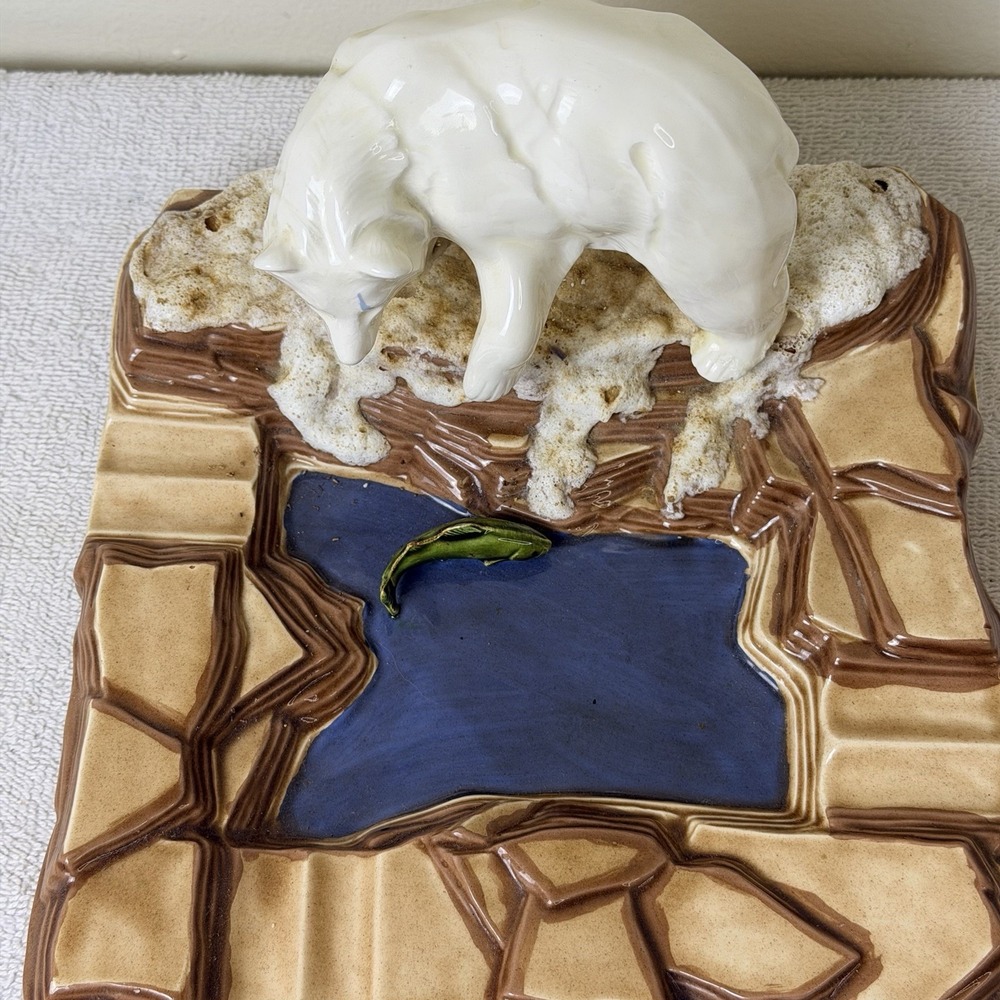 Vintage Holland Mold 1972 White Grizzly Bear Salmon Fish Cigar Ashtray MCM - Picture 4 of 7